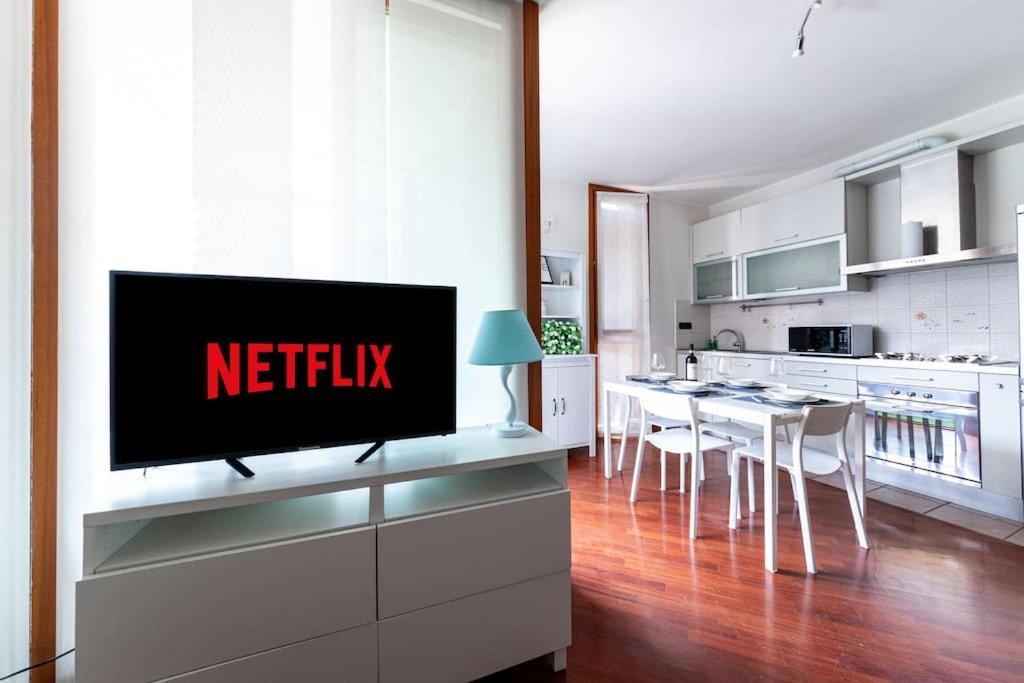 Appartamento Caterina A 5 Minuti Da Milano Fiere E San Siro Con Wifi-Netflix-Free Parking エクステリア 写真