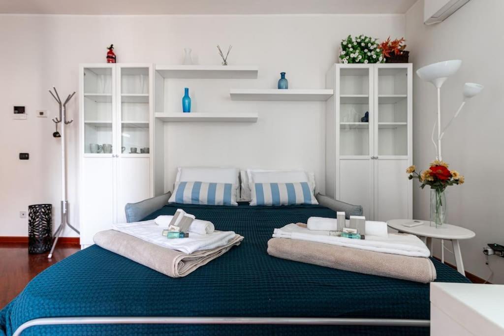 Appartamento Caterina A 5 Minuti Da Milano Fiere E San Siro Con Wifi-Netflix-Free Parking エクステリア 写真