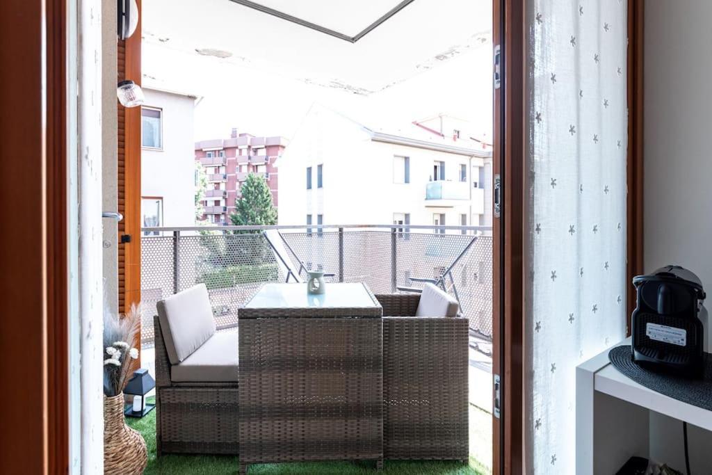 Appartamento Caterina A 5 Minuti Da Milano Fiere E San Siro Con Wifi-Netflix-Free Parking エクステリア 写真