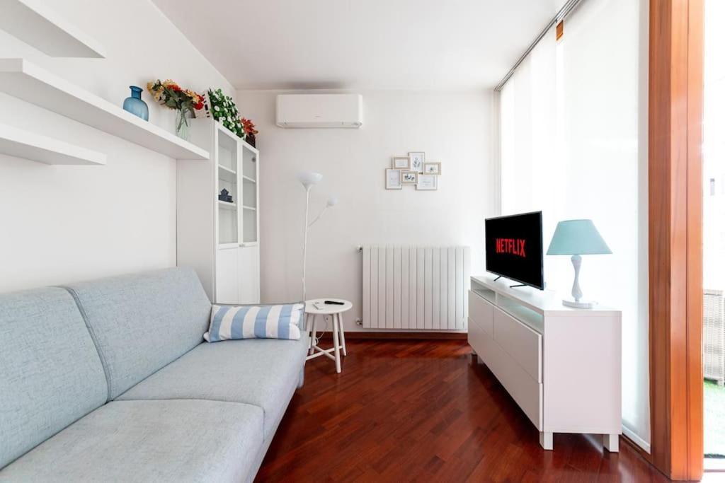 Appartamento Caterina A 5 Minuti Da Milano Fiere E San Siro Con Wifi-Netflix-Free Parking エクステリア 写真