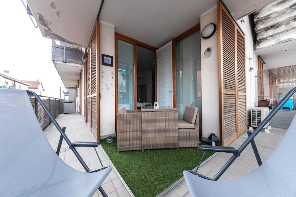 Appartamento Caterina A 5 Minuti Da Milano Fiere E San Siro Con Wifi-Netflix-Free Parking エクステリア 写真