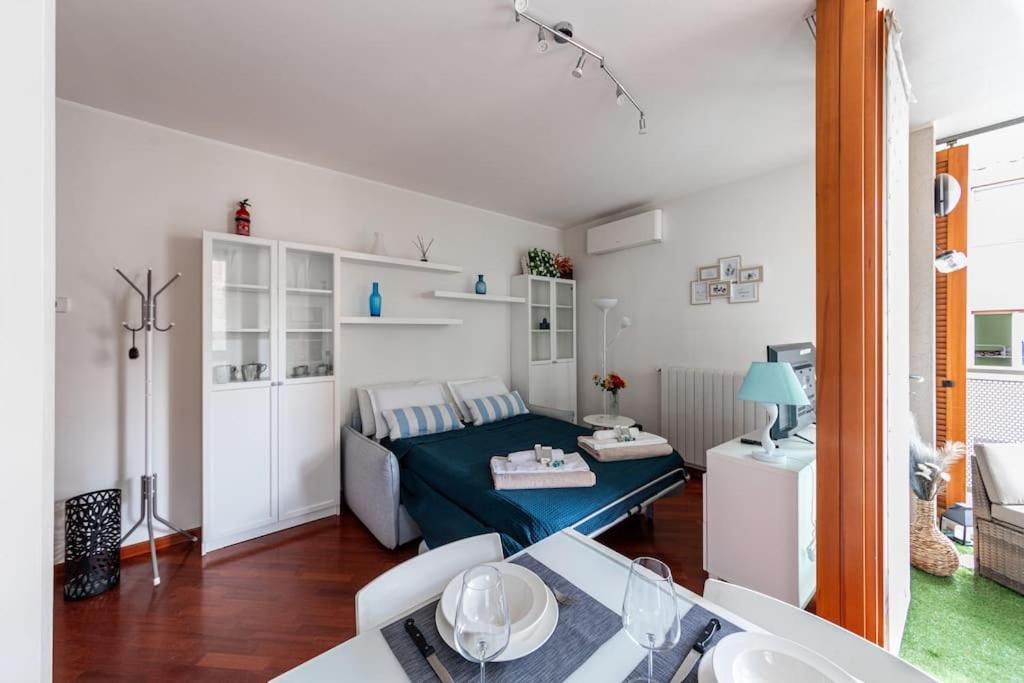 Appartamento Caterina A 5 Minuti Da Milano Fiere E San Siro Con Wifi-Netflix-Free Parking エクステリア 写真