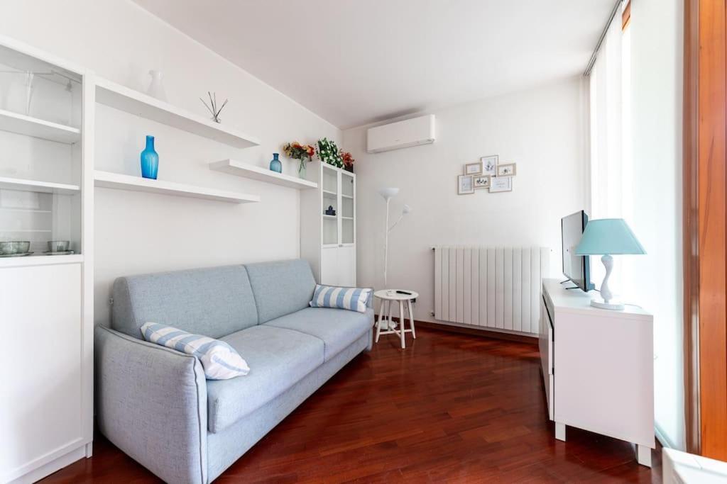 Appartamento Caterina A 5 Minuti Da Milano Fiere E San Siro Con Wifi-Netflix-Free Parking エクステリア 写真