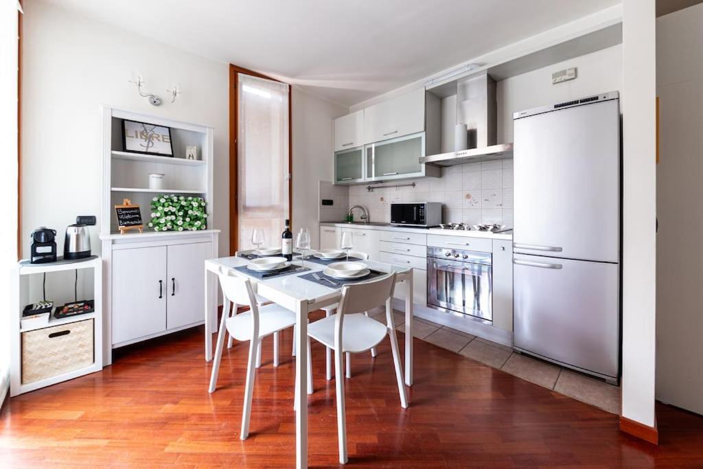 Appartamento Caterina A 5 Minuti Da Milano Fiere E San Siro Con Wifi-Netflix-Free Parking エクステリア 写真
